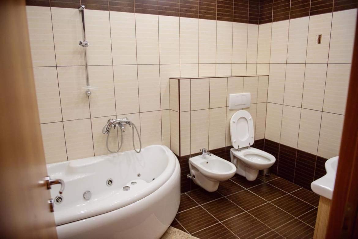 Sadara Sea Breeze Apartment Navodari Bagian luar foto