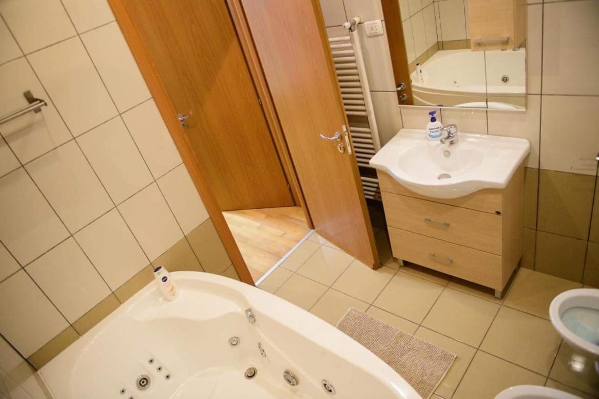 Sadara Sea Breeze Apartment Navodari Bagian luar foto